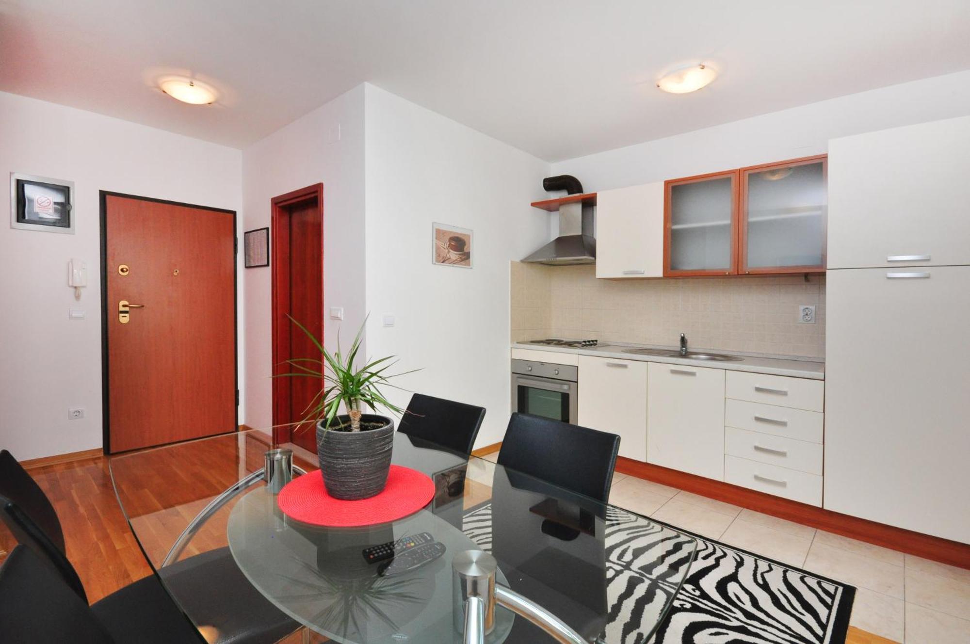 Apartments Beverly أوميس المظهر الخارجي الصورة